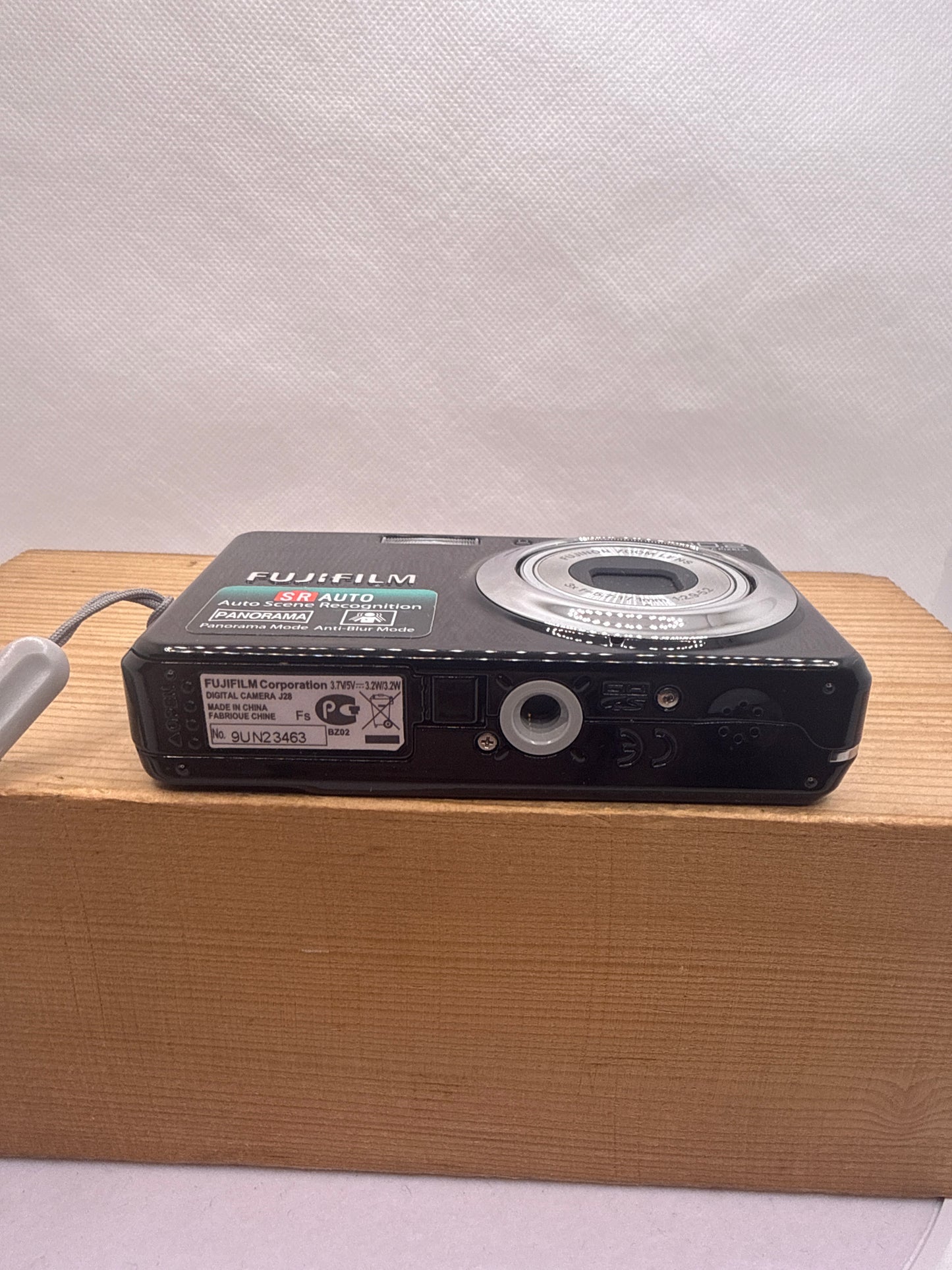 Fujifilm J28 10.2MP Digital Camera Tested Working + Charger Cable Battery & 4GB SD Memory Card
