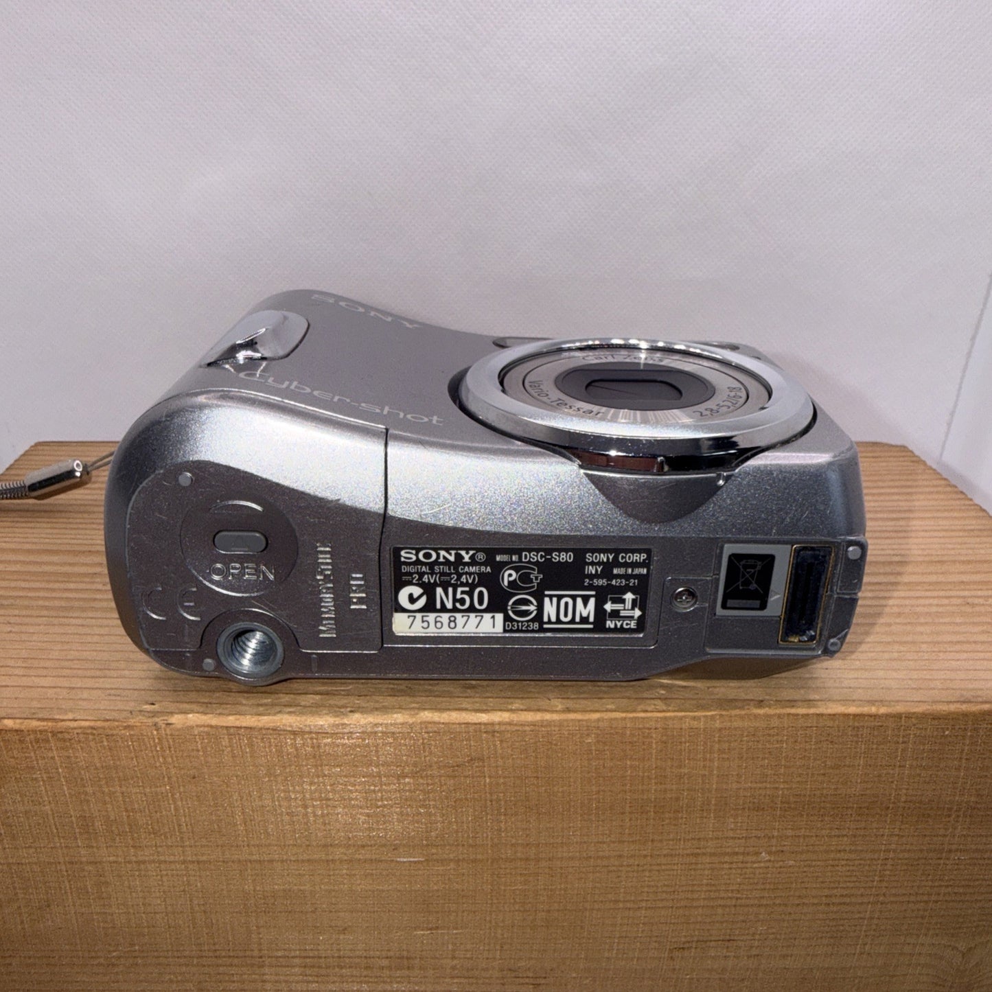 Sony Digital Camera Cybershot DSC-S80 4.1MP Tested + Memory Card & Card Reader