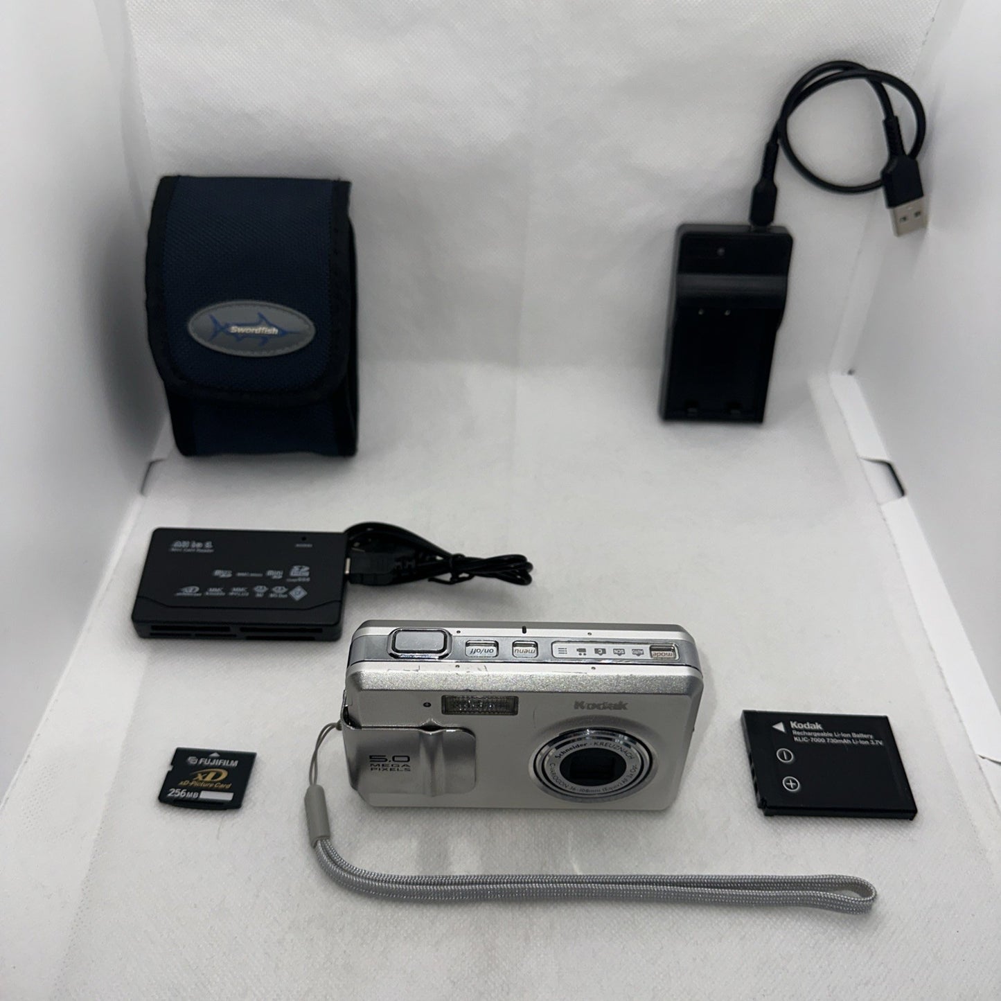 Kodak EasyShare LS755 Digital Camera 5.0MP Tested + Charger Battery Memory Case0