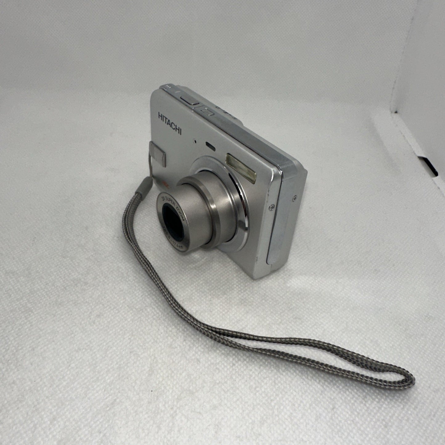 Hitachi Digital Camera HDC-756e 7.1MP Tested Plus Charger Battery 2GB SD & Case3