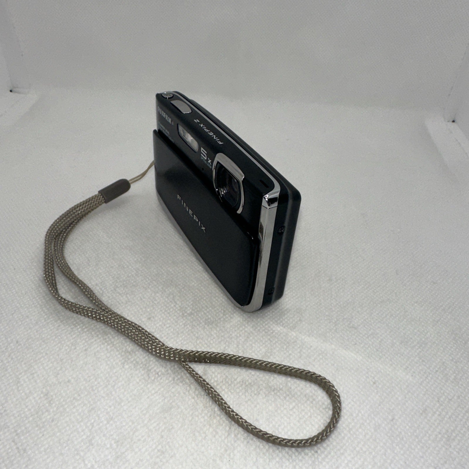 FUJIFILM FINEPIX Z70 12.2MP Digital Camera Working With Some Dead Pixels3