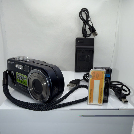 Sony Cybershot DSC-P12 5MP Digital Camera Tested + Charger Battery Memory