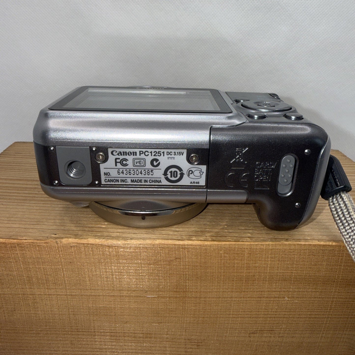 Canon Powershot A720 IS Digital Camera 8MP Tested Working + 4GB SD Card