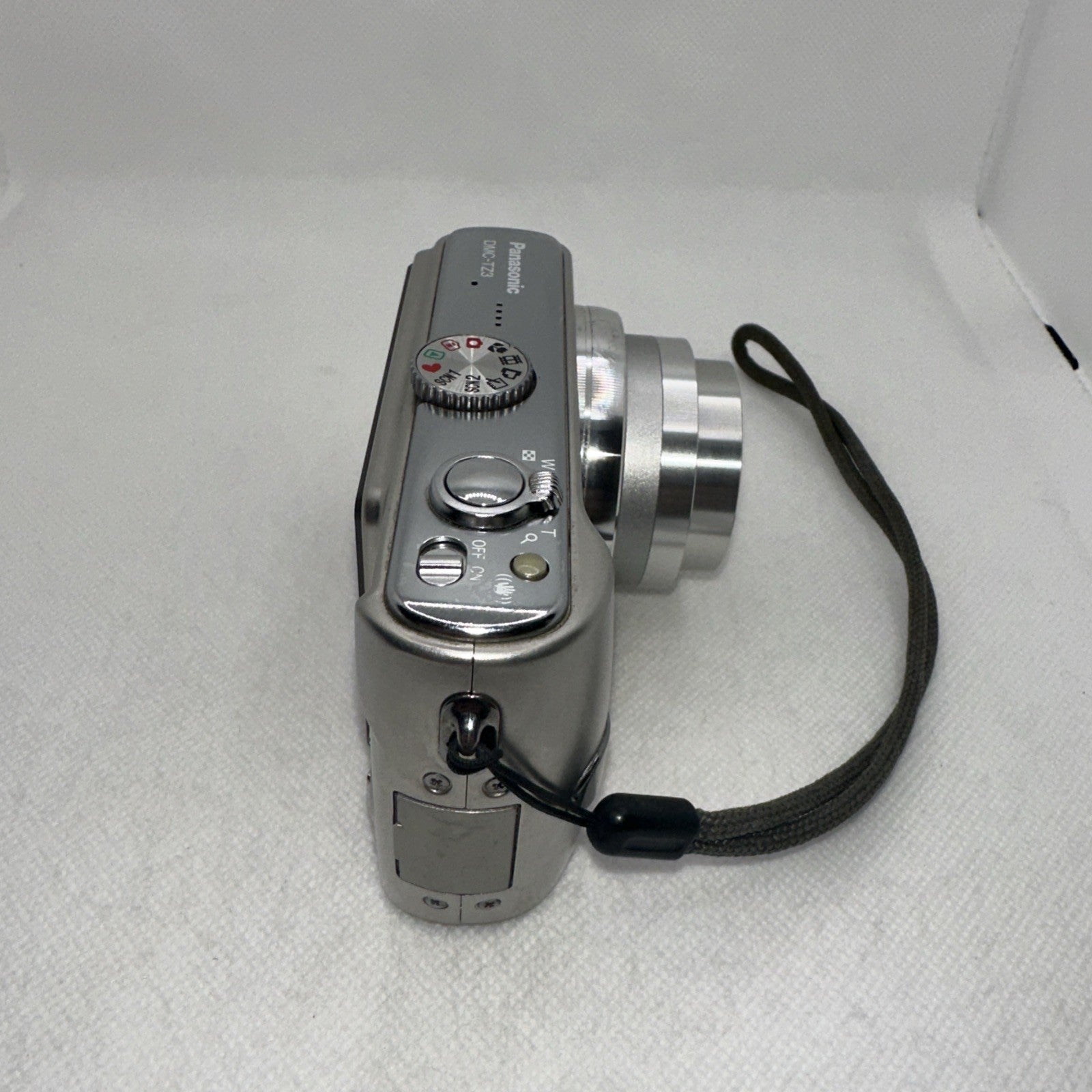 Panasonic Digital Camera LUMIX DMC TZ3 7.2MP Tested Plus Battery Charger 16GB SD7