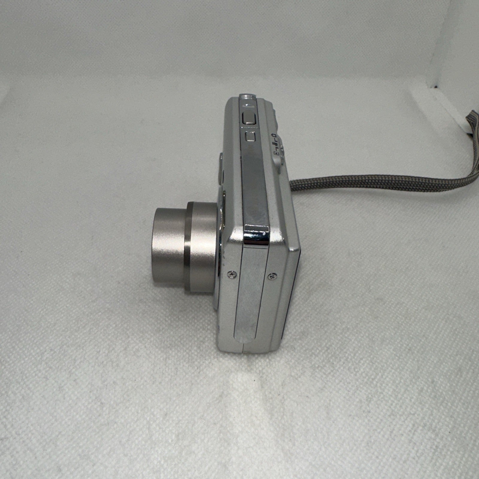 Hitachi Digital Camera HDC-756e 7.1MP Tested Plus Charger Battery 2GB SD & Case6