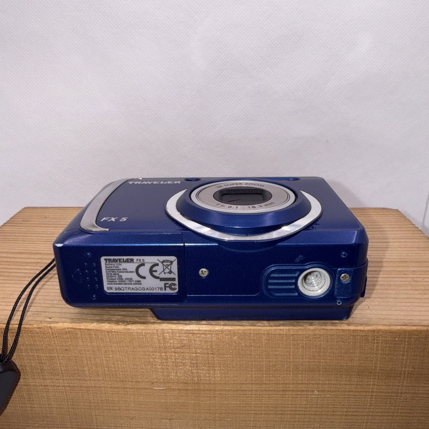Traveler Digital Camera FX-5 5.0MP Blue Tested Plus 4GB SD Card
