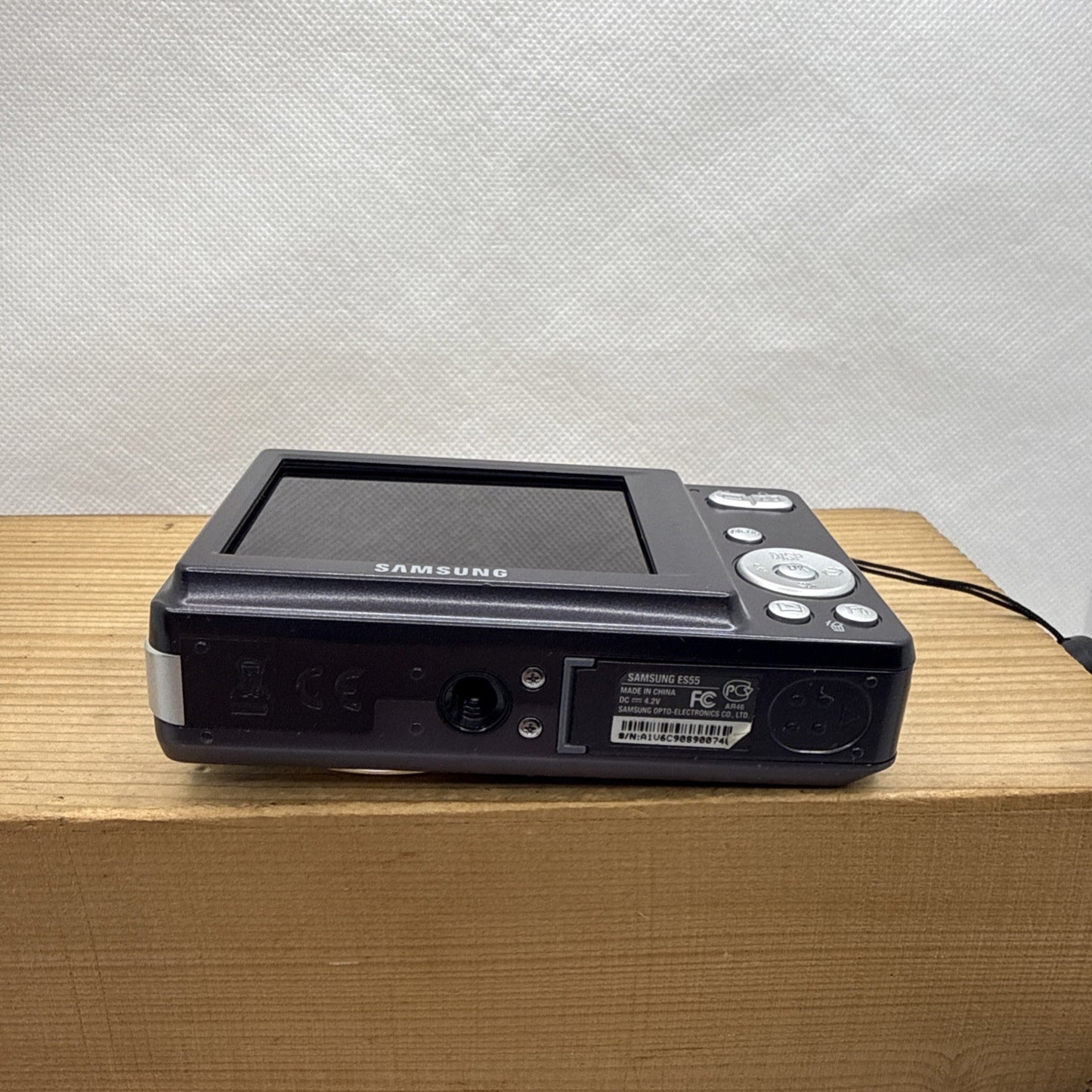 Samsung ES55 10.2MP Digital Camera Working + Charger Battery 4GB SD Card