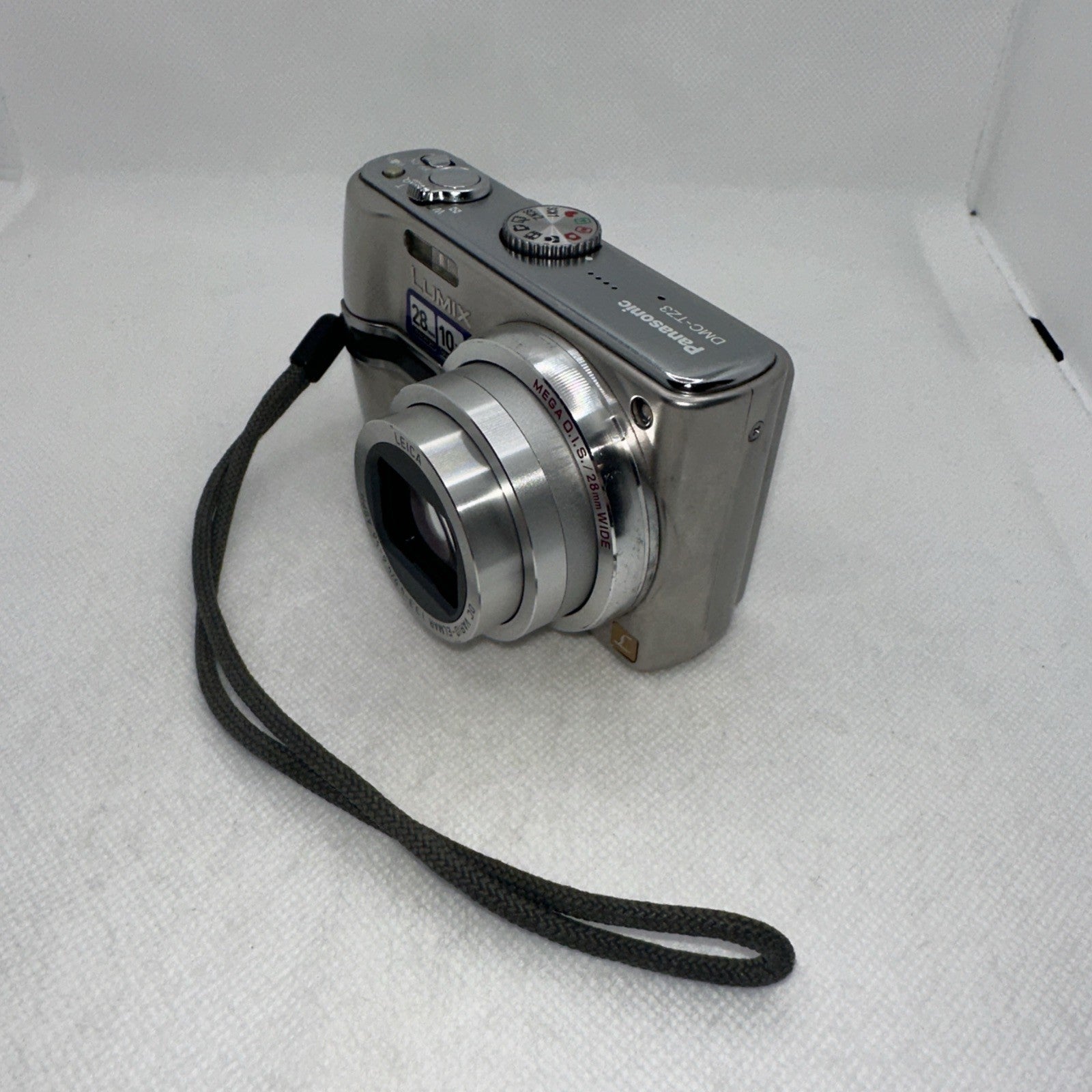 Panasonic Digital Camera LUMIX DMC TZ3 7.2MP Tested Plus Battery Charger 16GB SD3