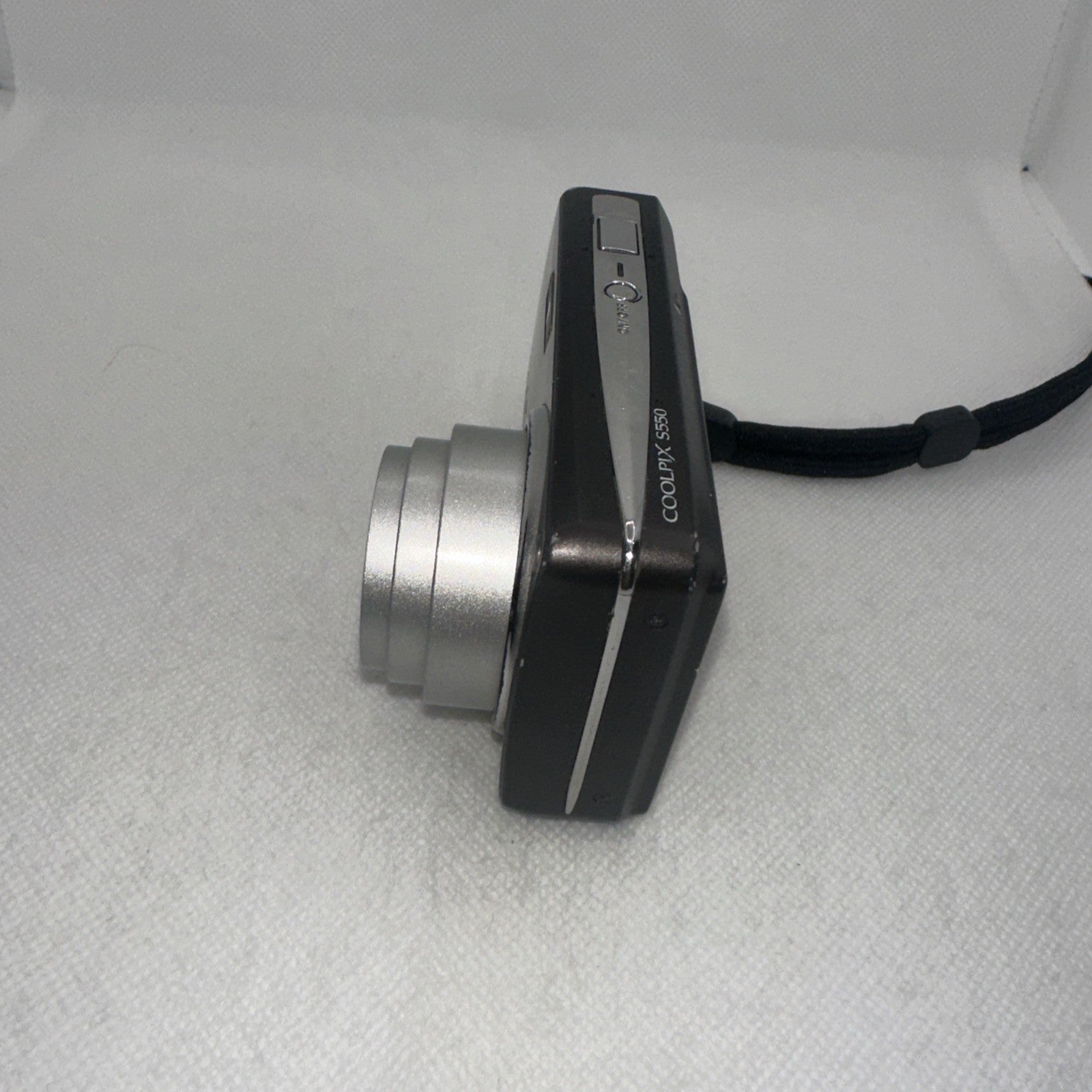 Nikon Coolpix S550 10MP Digital Camera Tested Plus Charger Battery 16GB SD7