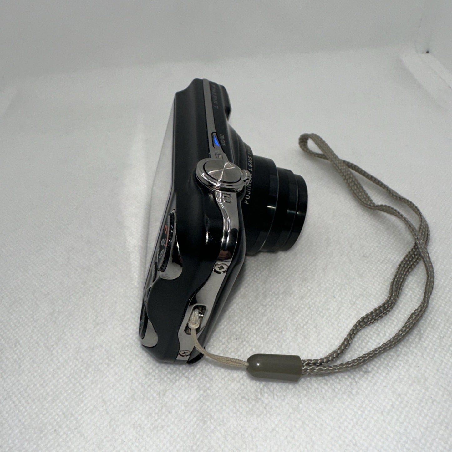 Fujifilm FinePix T200 14.0MP CCD Digital Camera Tested + Charger Battery 16GB SD6