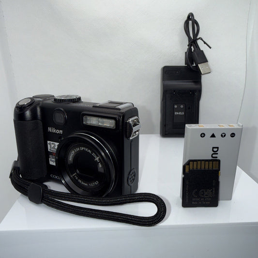 Nikon Coolpix P5100 12.1MP Digital Camera Tested Working + Charger Battery 4GB