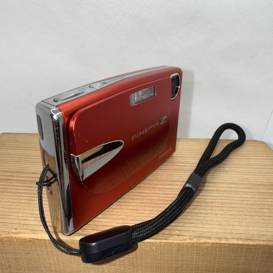 Fujifilm Finepix Z20fd 10MP Digital Camera Red Tested + Charger Battery 4GB SD
