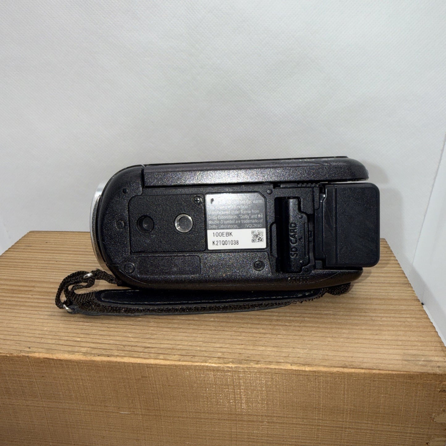 Panasonic HC-V110 Camcorder Tested Working (scratches) + Charger Battery 4GB SD