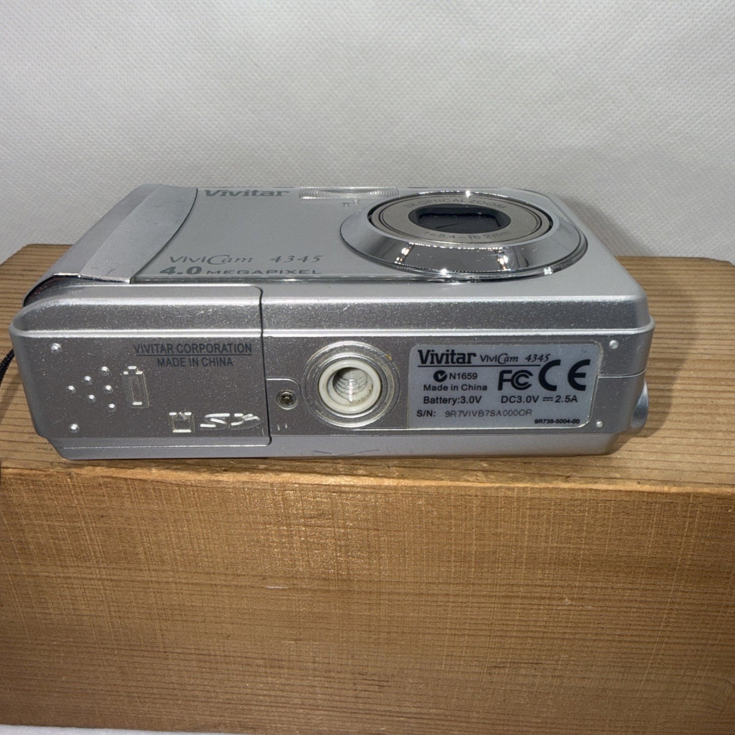 Vivitar Silver Vivicam 4345 4.0MP Compact Vintage Digital Camera Tested + 2GB SD