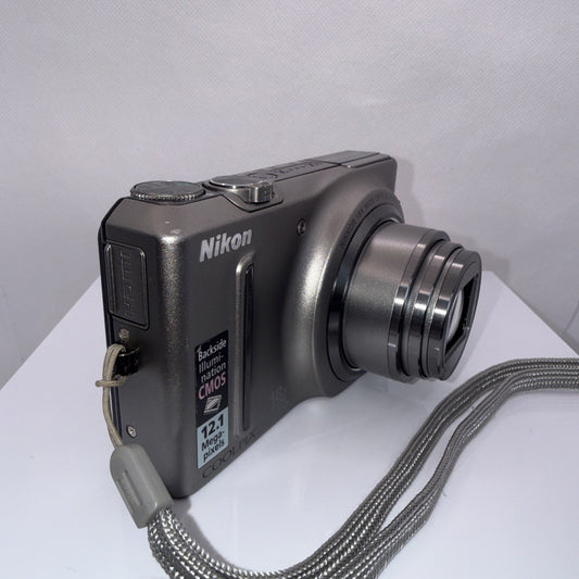 Nikon Coolpix S9100 12.1MP Digital Camera Tested *Minor Screen Issue Bundle 32GB