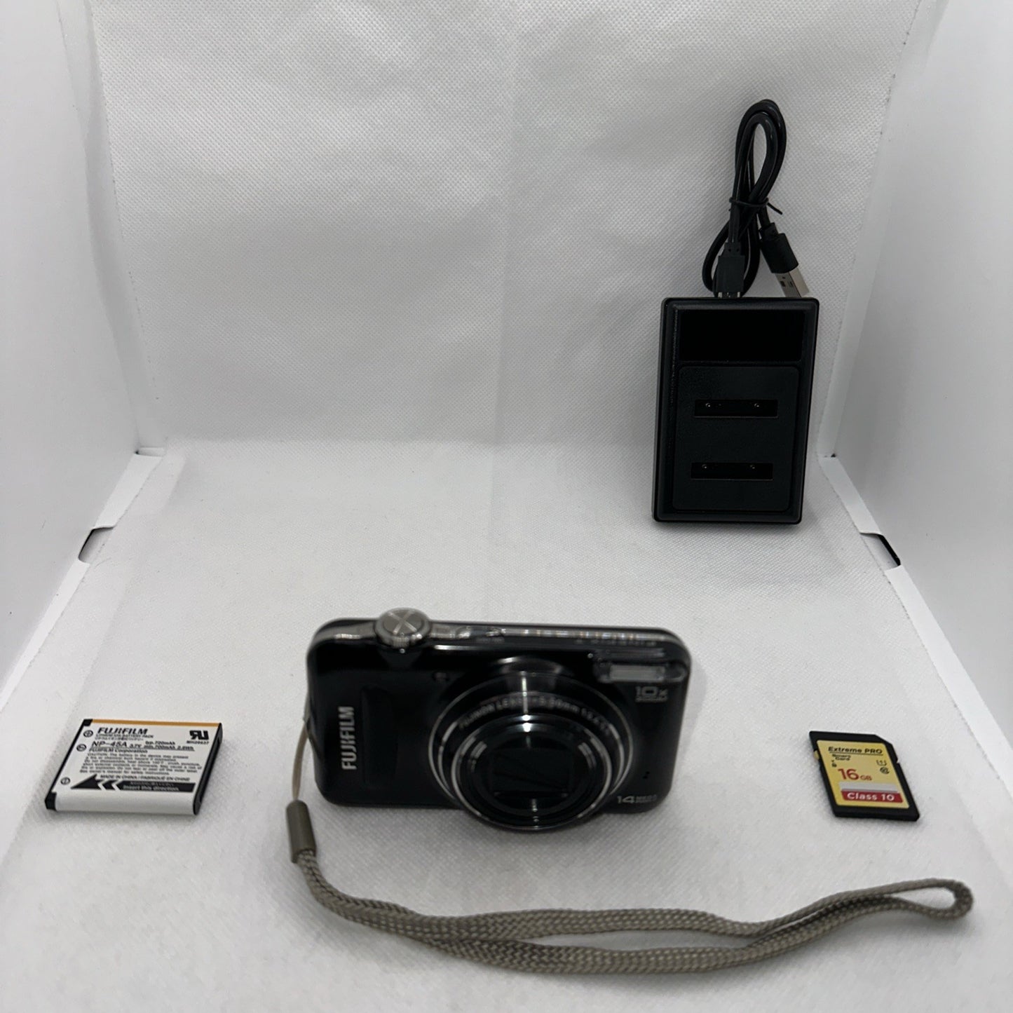 Fujifilm FinePix T200 14.0MP CCD Digital Camera Tested + Charger Battery 16GB SD0