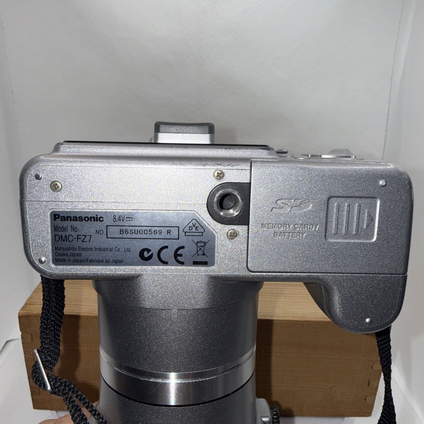 Panasonic Lumix DMC-FZ7 6.0MP Digital Camera Tested + Charger Battery 4GB SD