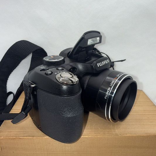 Fujifilm FinePix S1600 12.2MP Digital Bridge Camera Tested Working + Case 4GB SD1