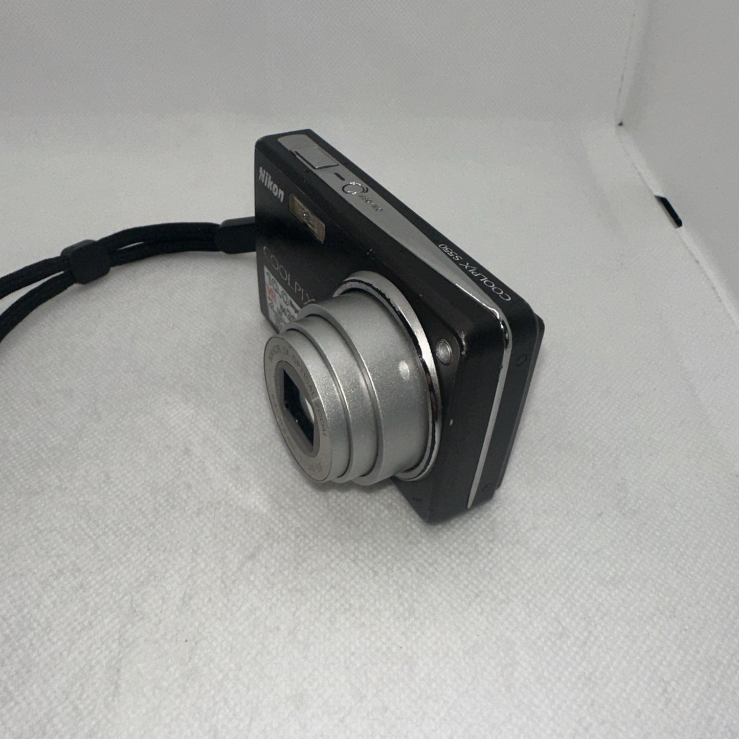 Nikon Coolpix S550 10MP Digital Camera Tested Plus Charger Battery 16GB SD4