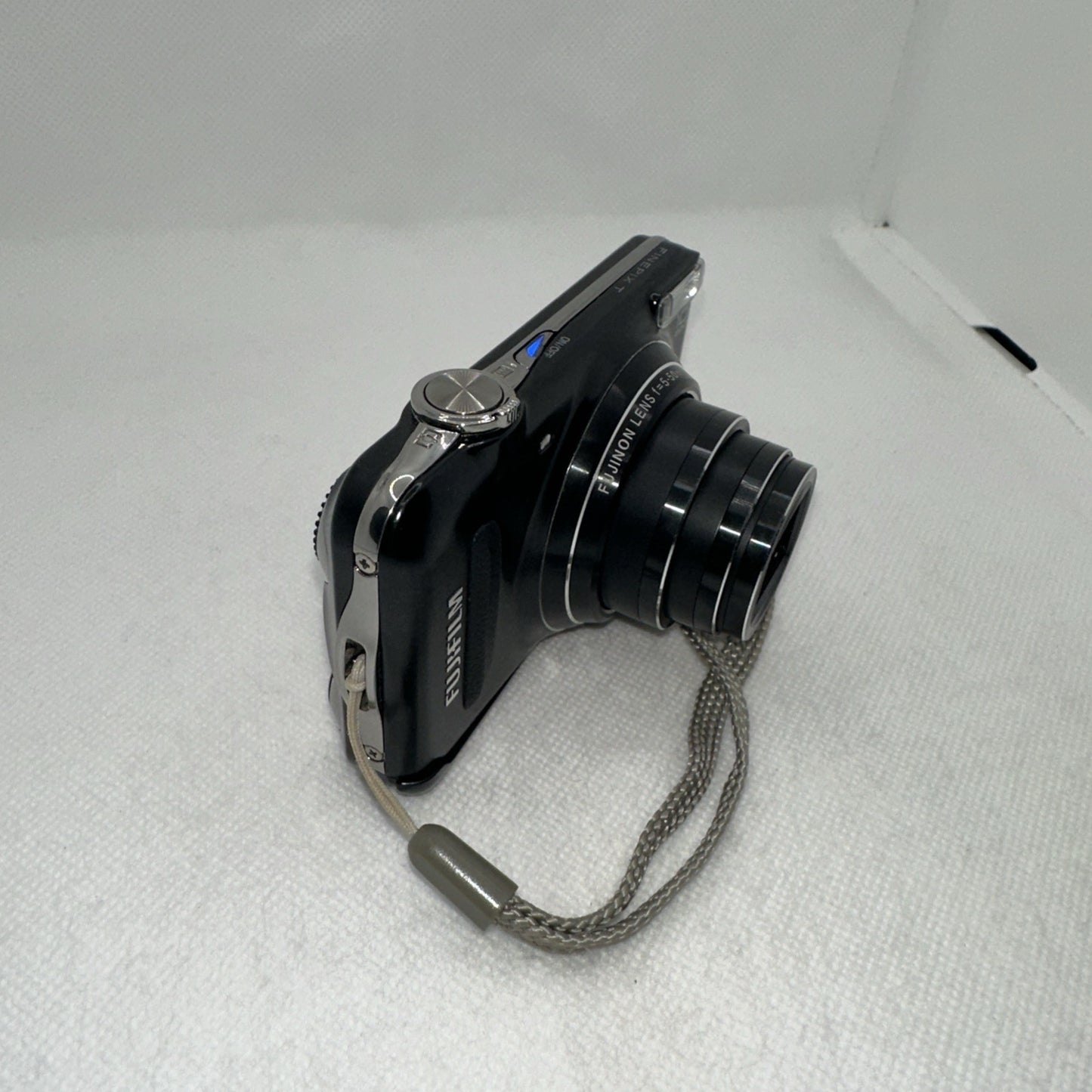 Fujifilm FinePix T200 14.0MP CCD Digital Camera Tested + Charger Battery 16GB SD1