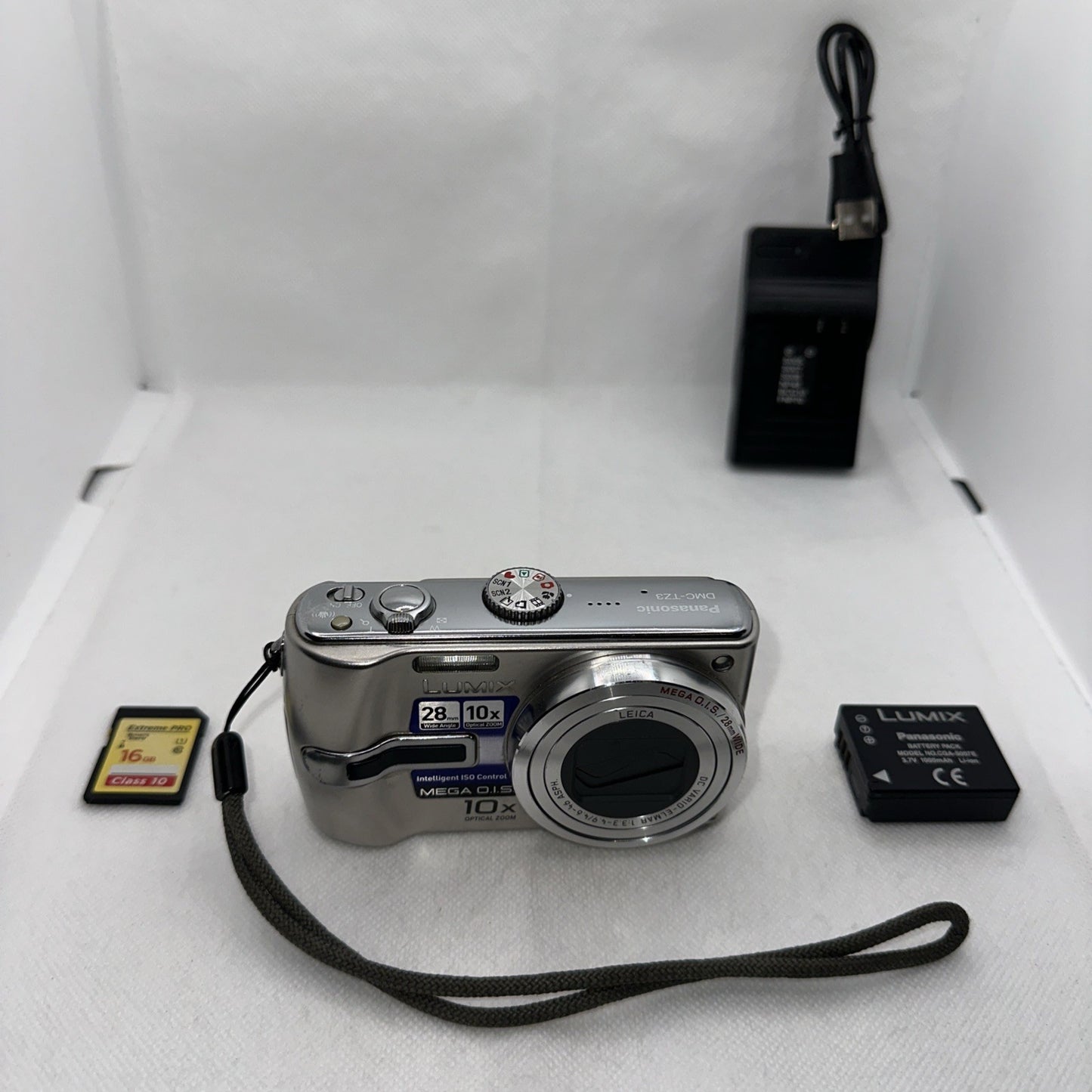 Panasonic Digital Camera LUMIX DMC TZ3 7.2MP Tested Plus Battery Charger 16GB SD0