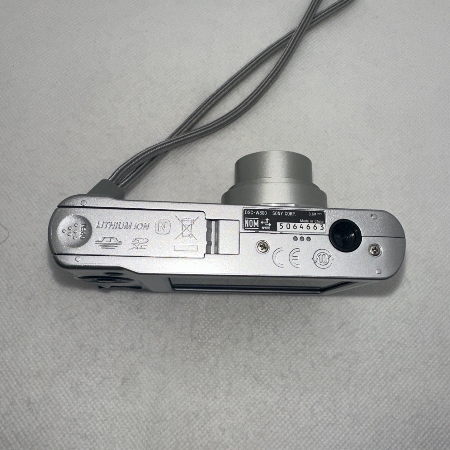 Sony Cyber-shot DSC-W800 20.1MP Digital Camera Tested Charger Battery 16GB8