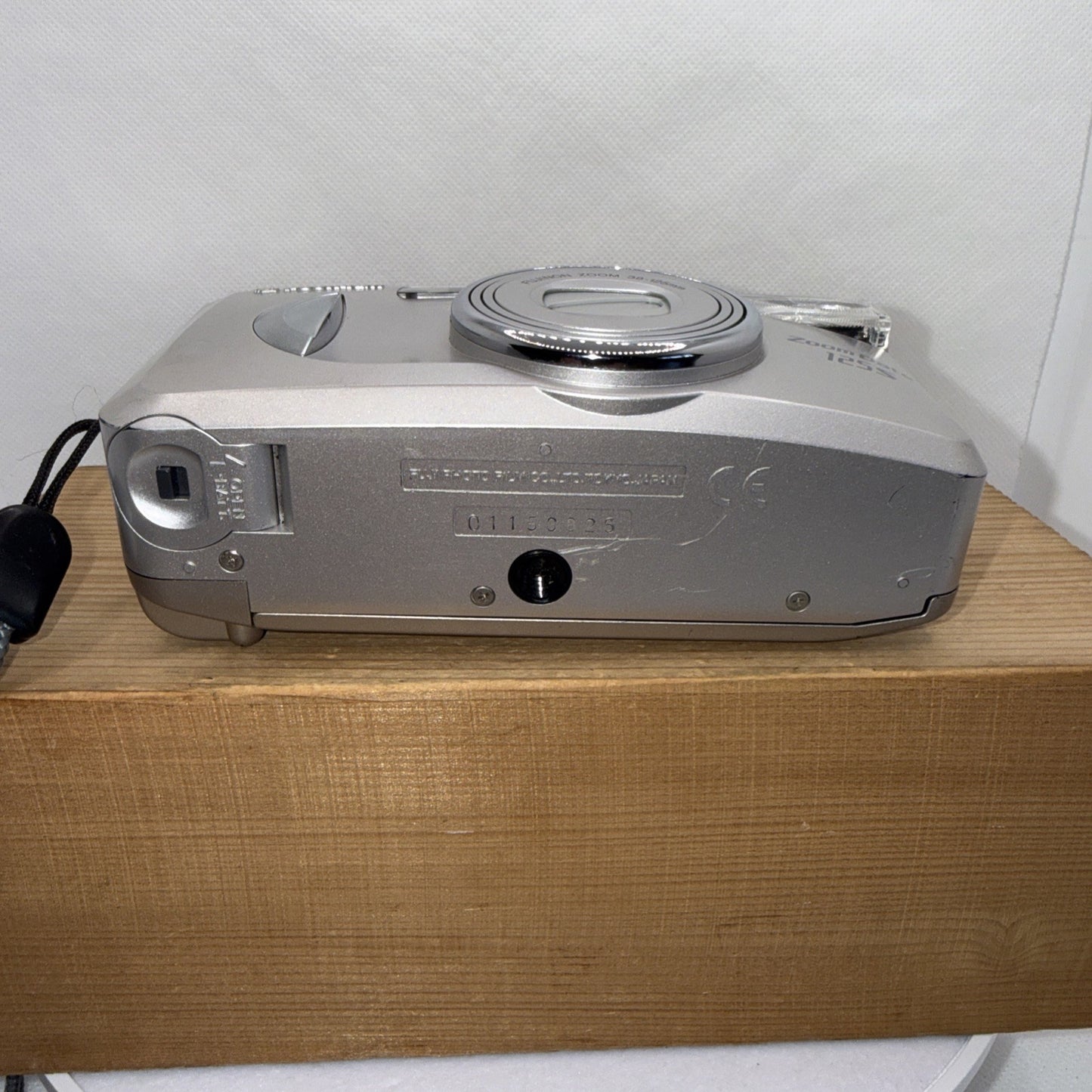 Fujifilm Zoom Date 125S 35mm Film Point and Shoot Camera Silver Tested