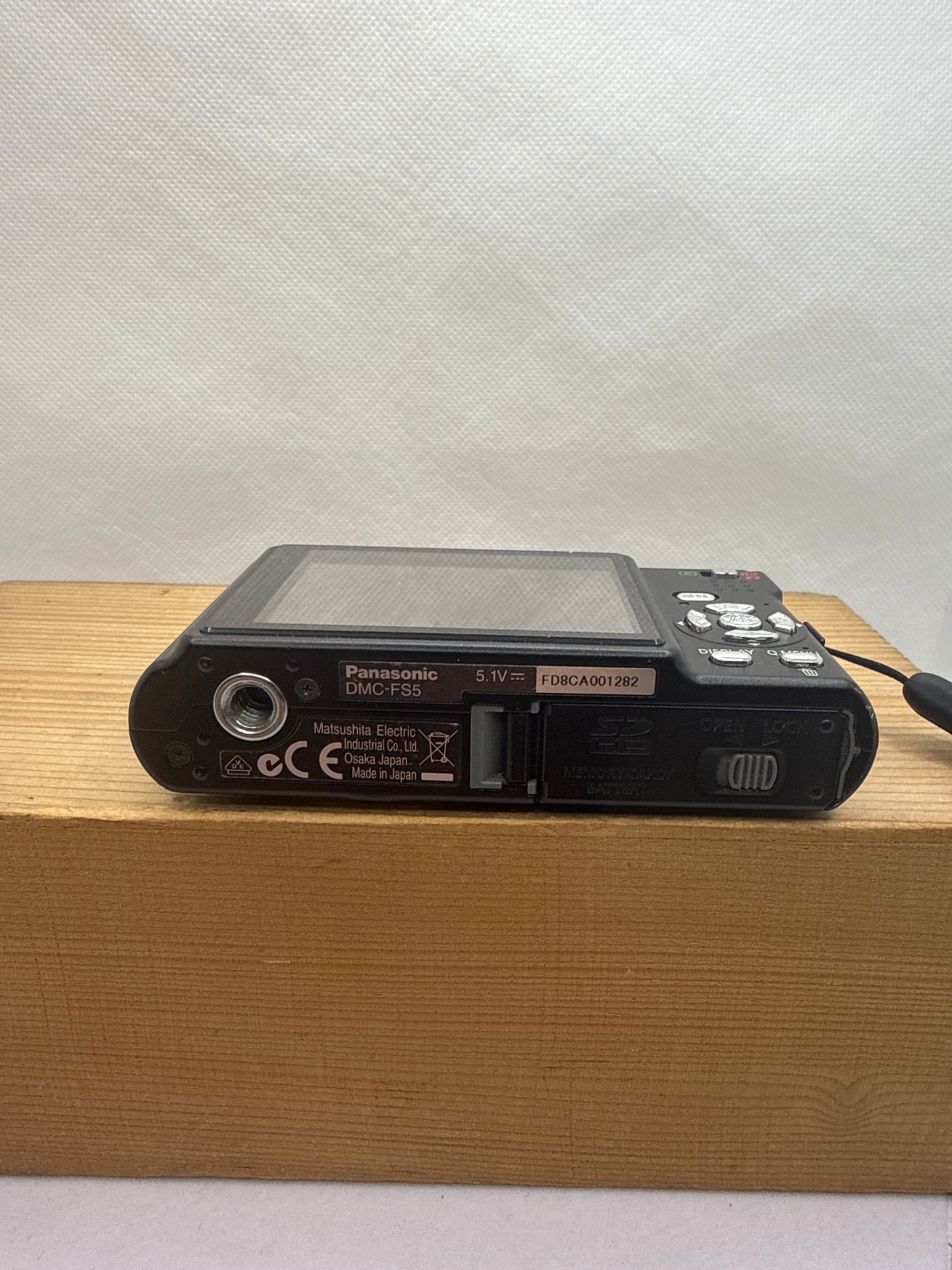 Panasonic Lumix DMC-FS5 10MP Digital Camera Tested Working + Charger Battery & 4GB SD Memory Card