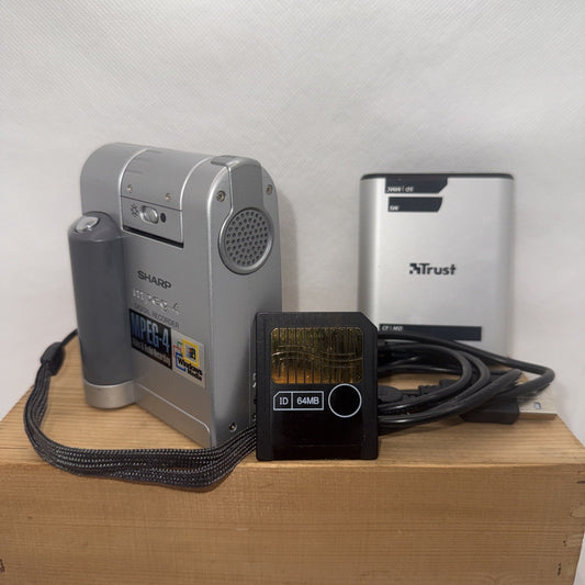 Sharp VN-EZ1H Digital Recorder Camera MPEG-4 Vintage + Memory Card & Reader