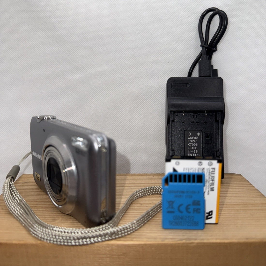 Fujifilm FinePix JX210 12MP Digital Camera Tested + Charger Battery 4GB SD Card