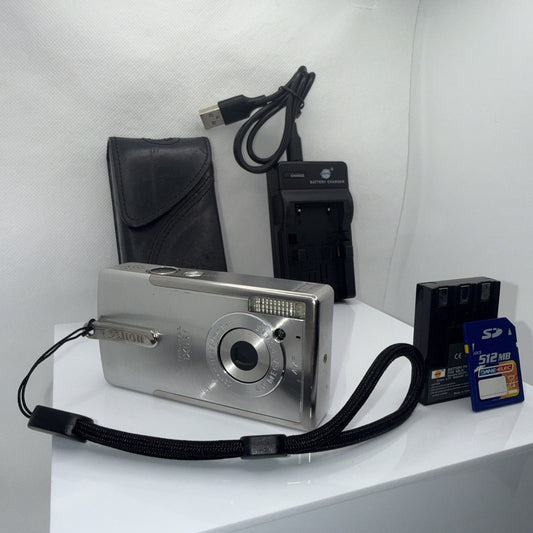Digital Camera Canon IXUS i 4MP Compact Tested + Charger Battery SD Card & Case