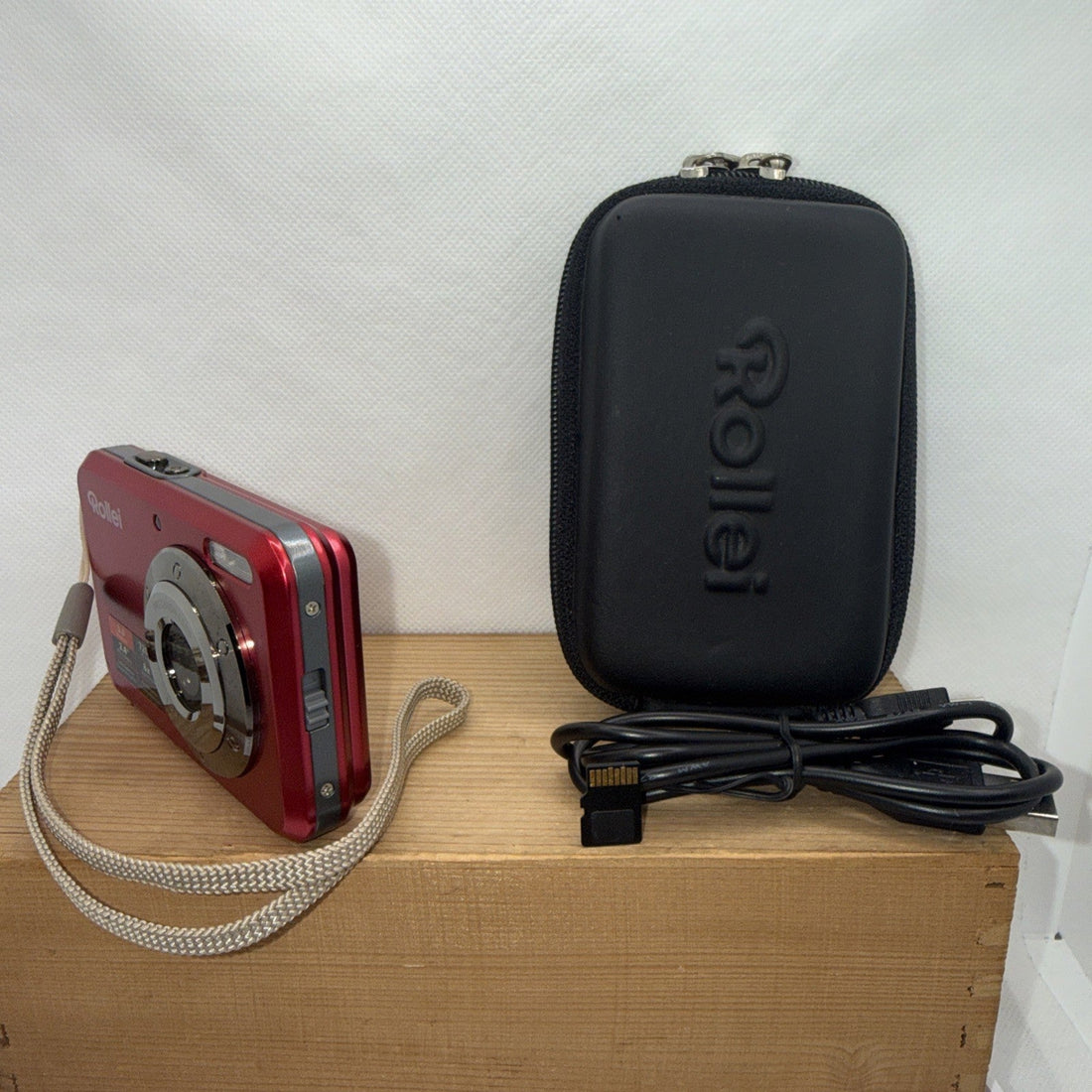 Rollei Compactline 52 5.0MP Digital Camera Tested (some dead pixels) Bundle