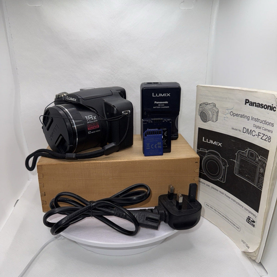 Panasonic Lumix DMC-FZ28 10MP Digital Bridge Camera Tested + Charger Battery 4GB