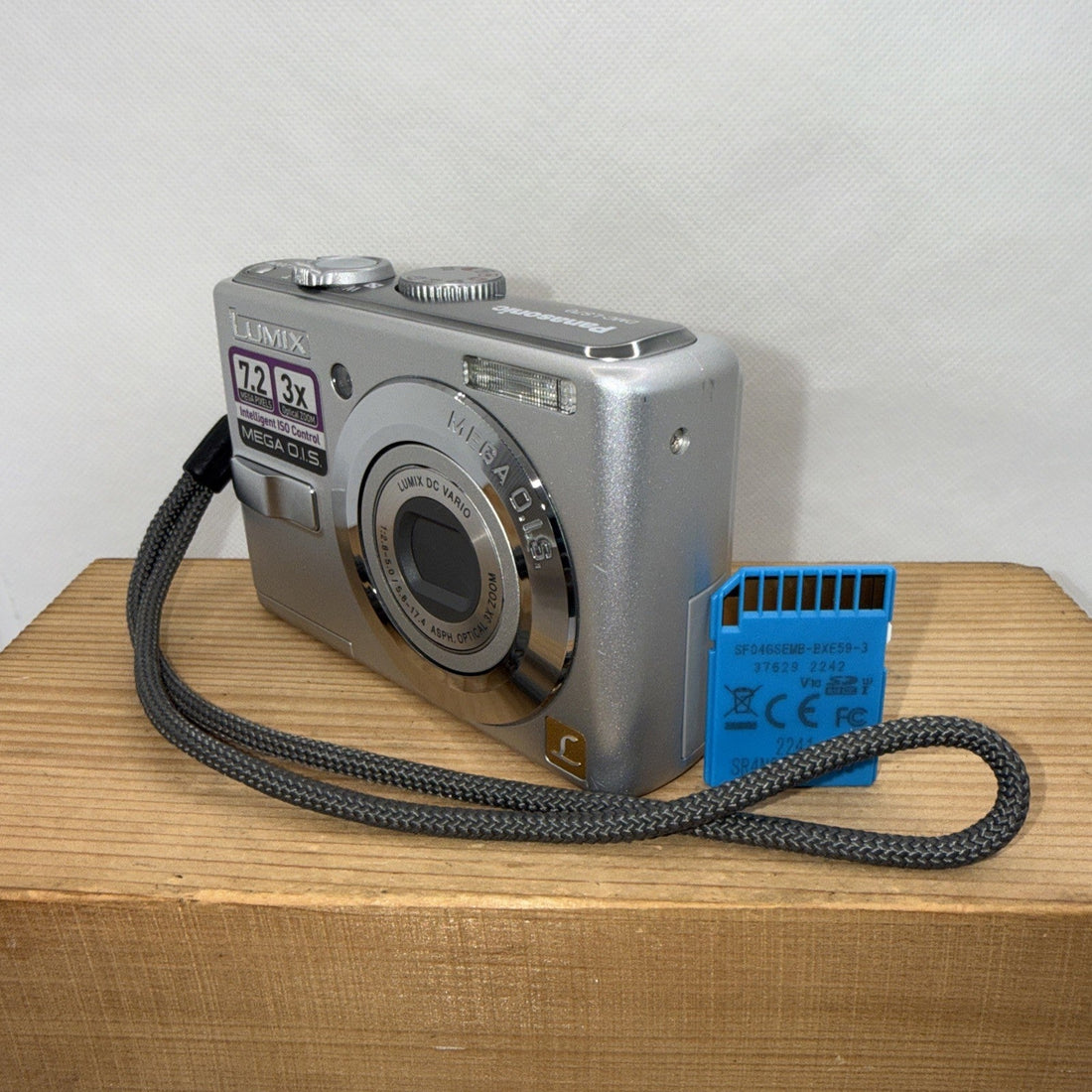 Panasonic Digital Camera Lumix DMC-LS70 7.2MP Tested Working + 2GB SD Card VGC