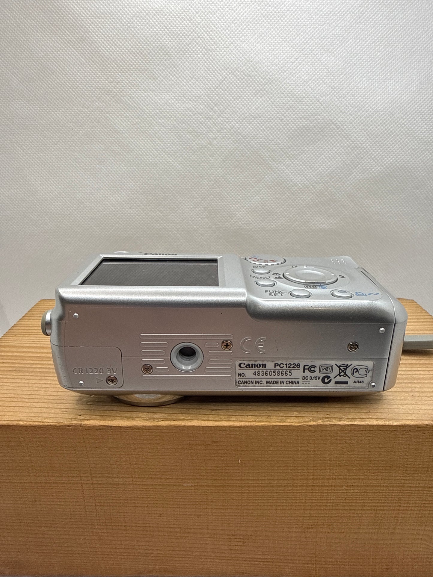 Canon A460 5MP Digital Camera Tested Working + Charger Battery & 4GB SD Card