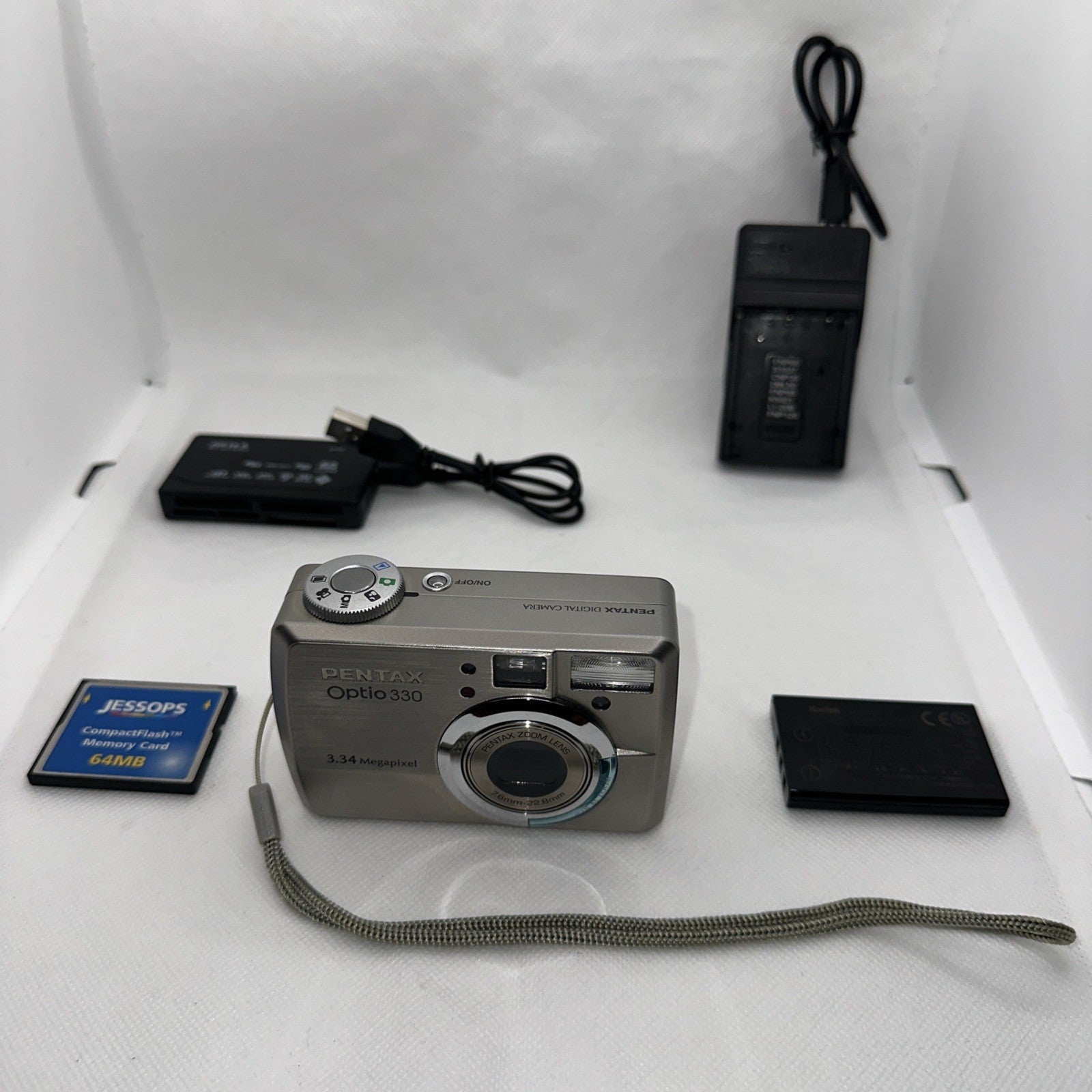 Vintage Digital Camera Pentax Optio 330 3.34MP Tested Charger Battery Memory0