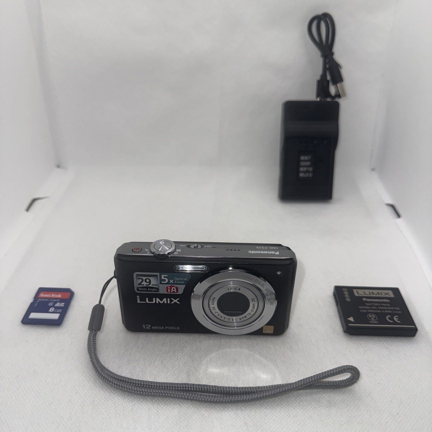 Panasonic Lumix FS15 Compact Digital Camera 12MP Tested Plus Charger Battery 8GB0