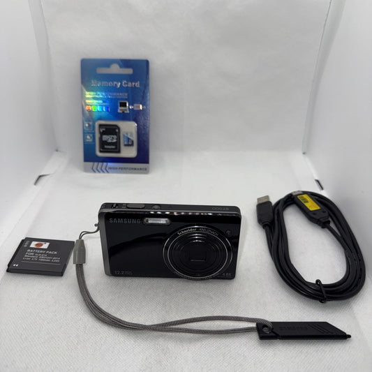 Samsung ST500 12.2MP Digital Camera Selfie Screen Tested + Charger Battery 4GB0