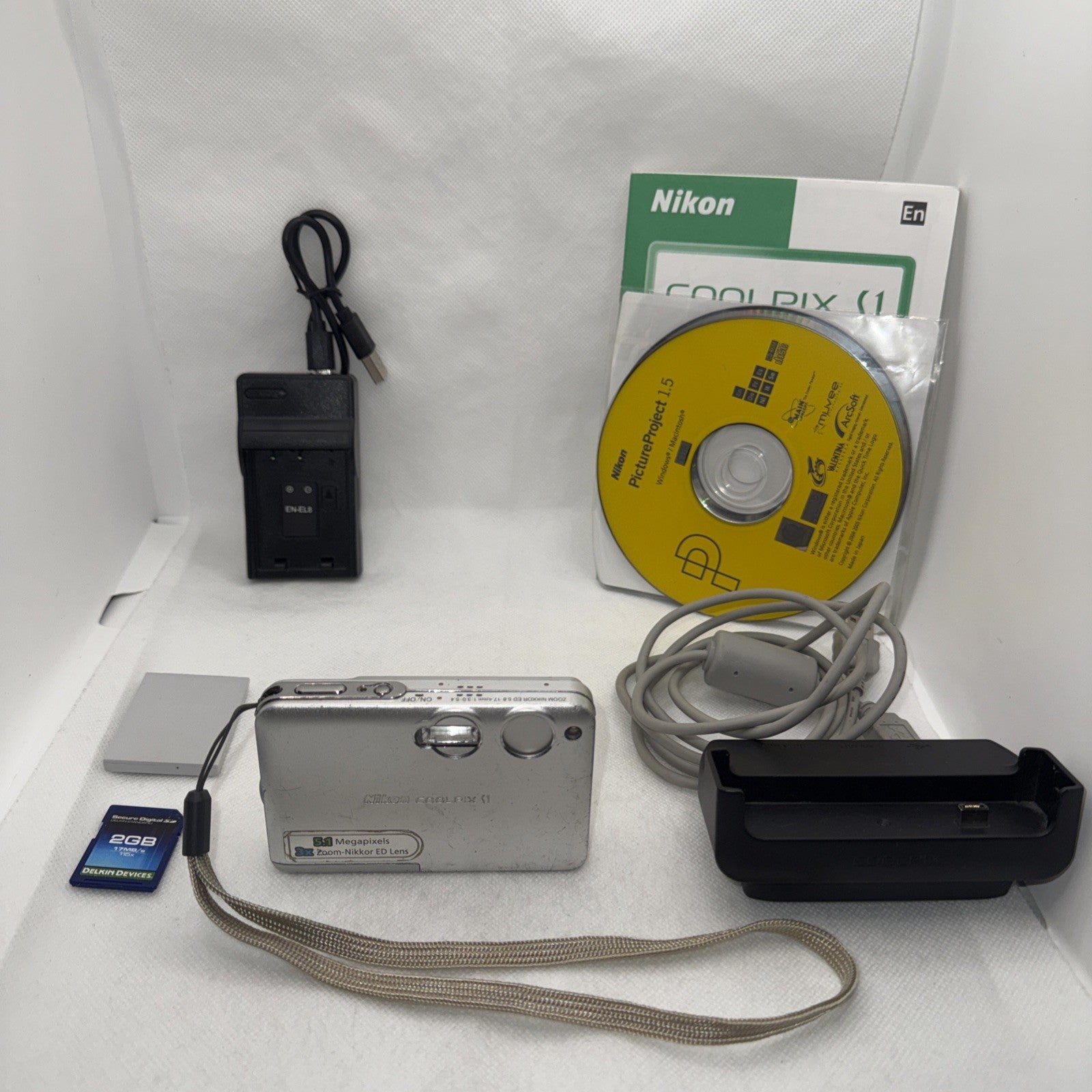 Nikon Digital Camera Coolpix S1 5.1MP Tested Plus Charger Battery 2GB SD Card0