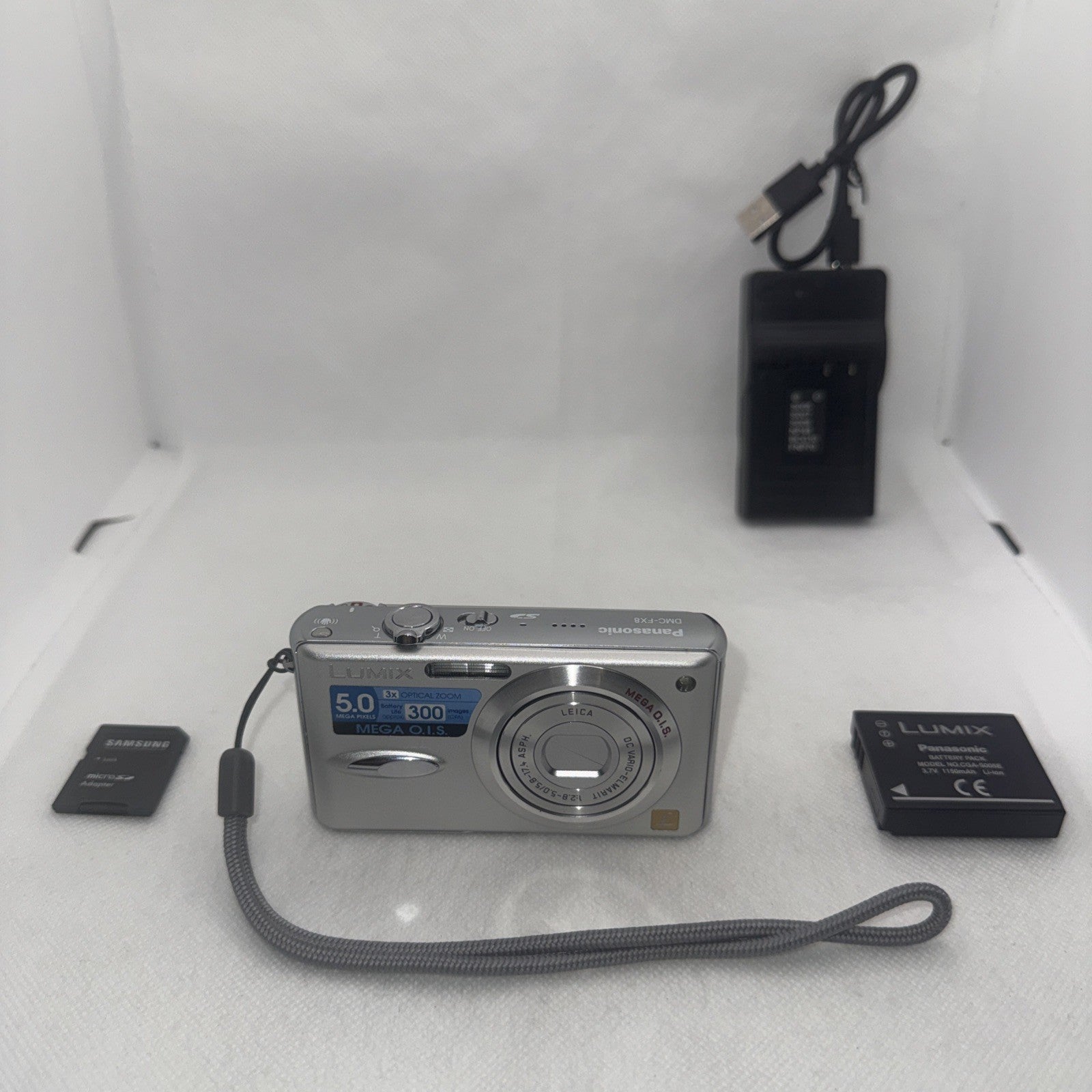 Panasonic Digital Camera Lumix DMC FX8 5MP Tested Plus Charger Battery SD Card0