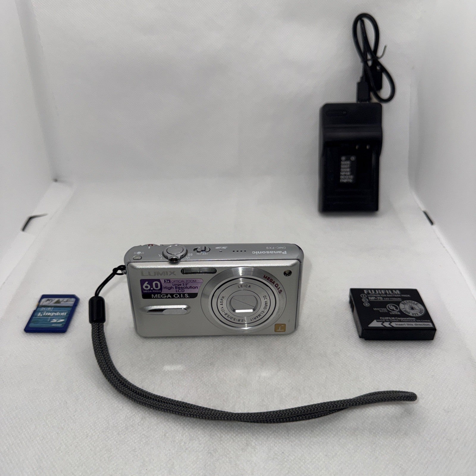 Y2K Panasonic Lumix DMC-FX9 6.0MP Digital Camera Tested + Charger Battery 2GB SD0