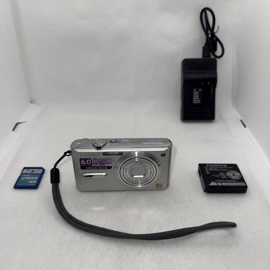 Y2K Panasonic Lumix DMC-FX9 6.0MP Digital Camera Tested + Charger Battery 2GB SD0