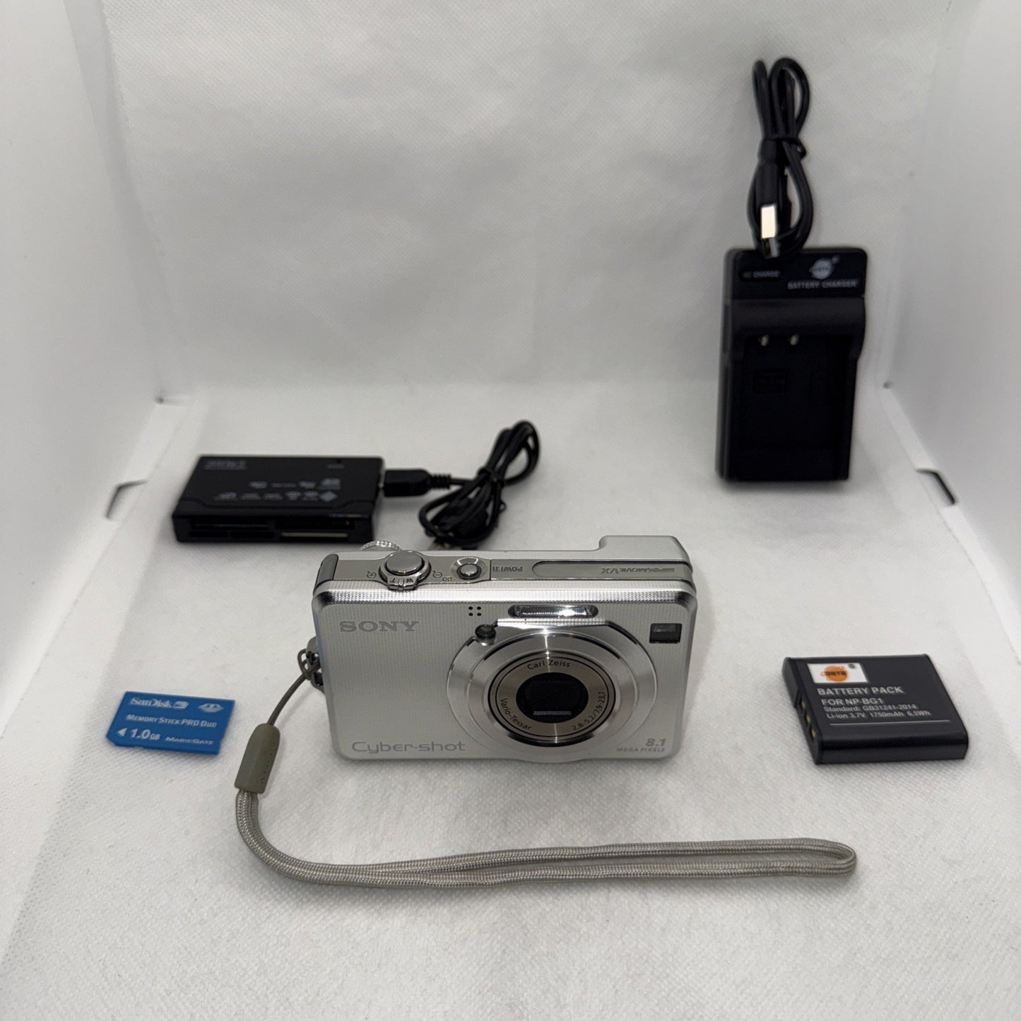 Y2K Sony Digital Camera Cybershot DSC-W100 8.1MP Tested + Charger Battery Memory0