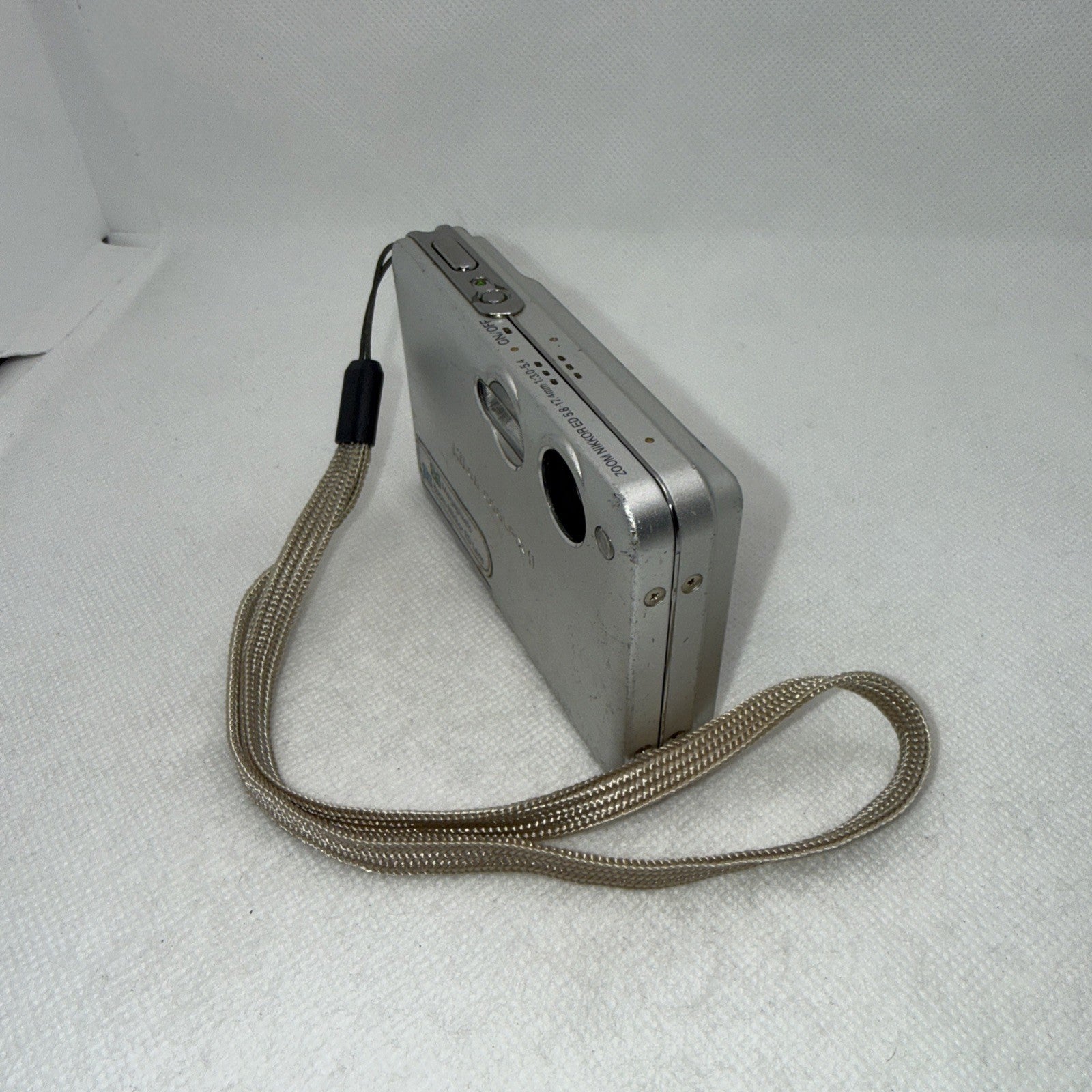 Nikon Digital Camera Coolpix S1 5.1MP Tested Plus Charger Battery 2GB SD Card3