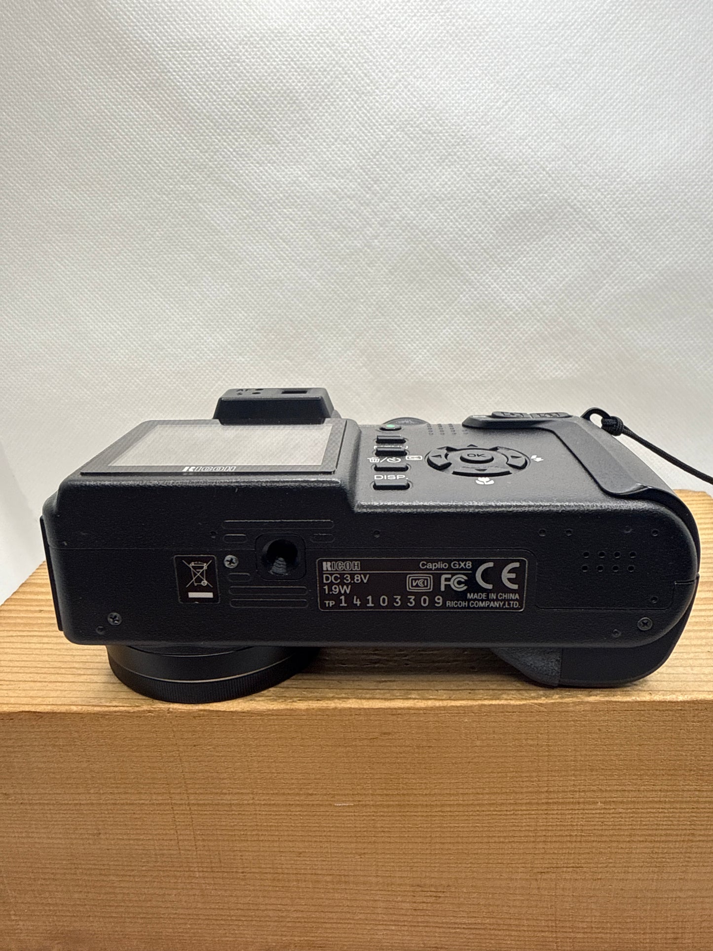 Ricoh Caplio GX8 8.2MP Digital Camera Tested Working + Charger Battery & 2GB SD Card