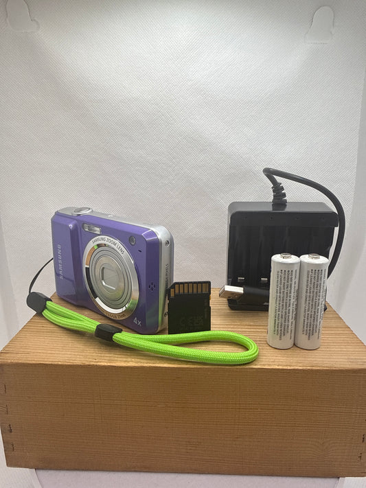 Samsung ES25 Purple 12.2MP Digital Camera Tested Working + Charger Batteries & 4GB SD Card