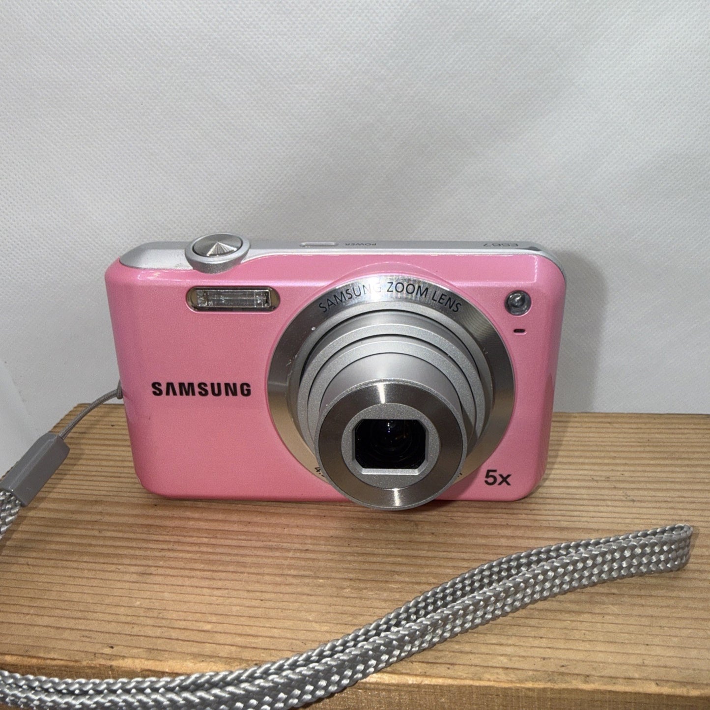 Samsung ES Series ES67 10.2MP Digital Camera  (Tested Working)