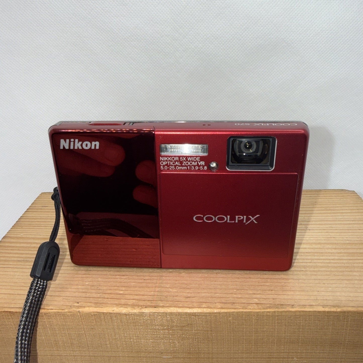 Nikon Coolpix S70 12.1MP Digital Camera Tested + Charger Battery 8GB SD Case