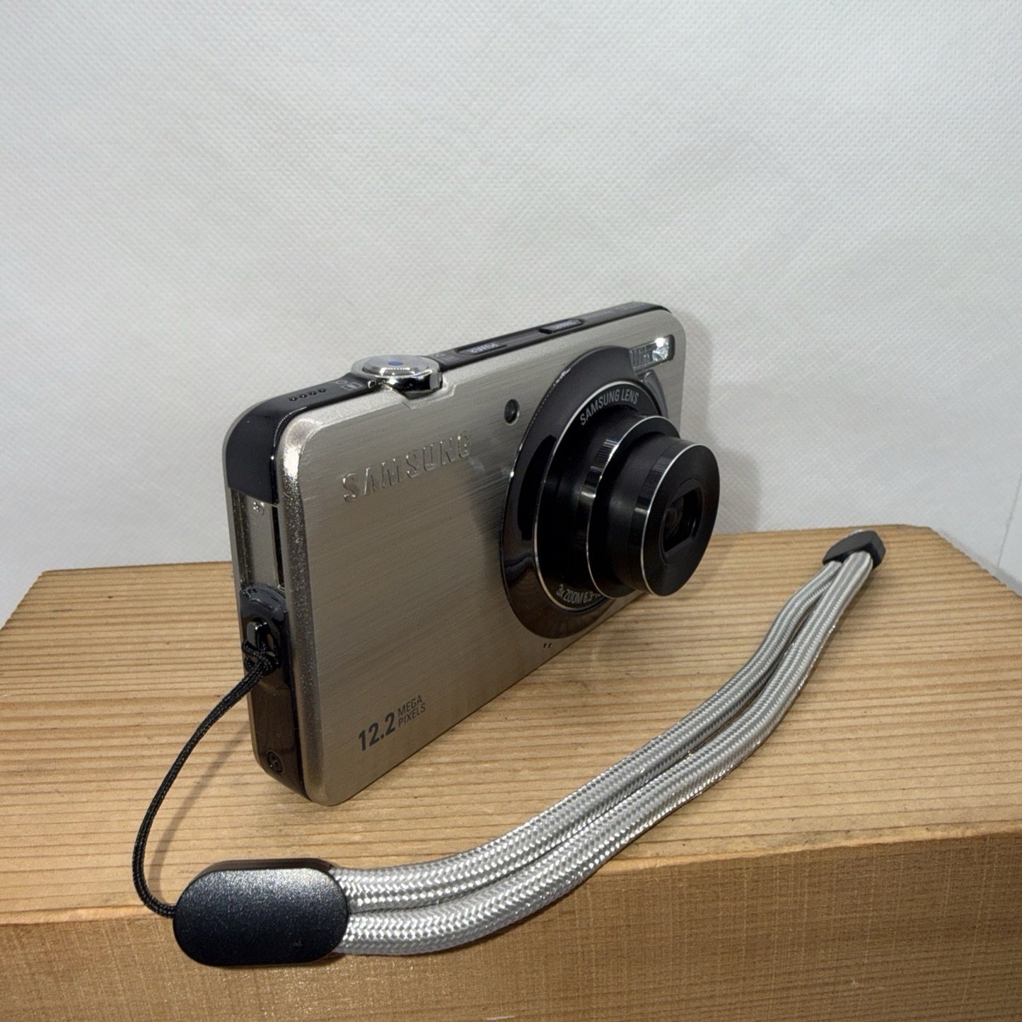 Samsung ST 50 12.2 MP Digital Camera Boxed Tested + Charger Battery 4GB SD VGC