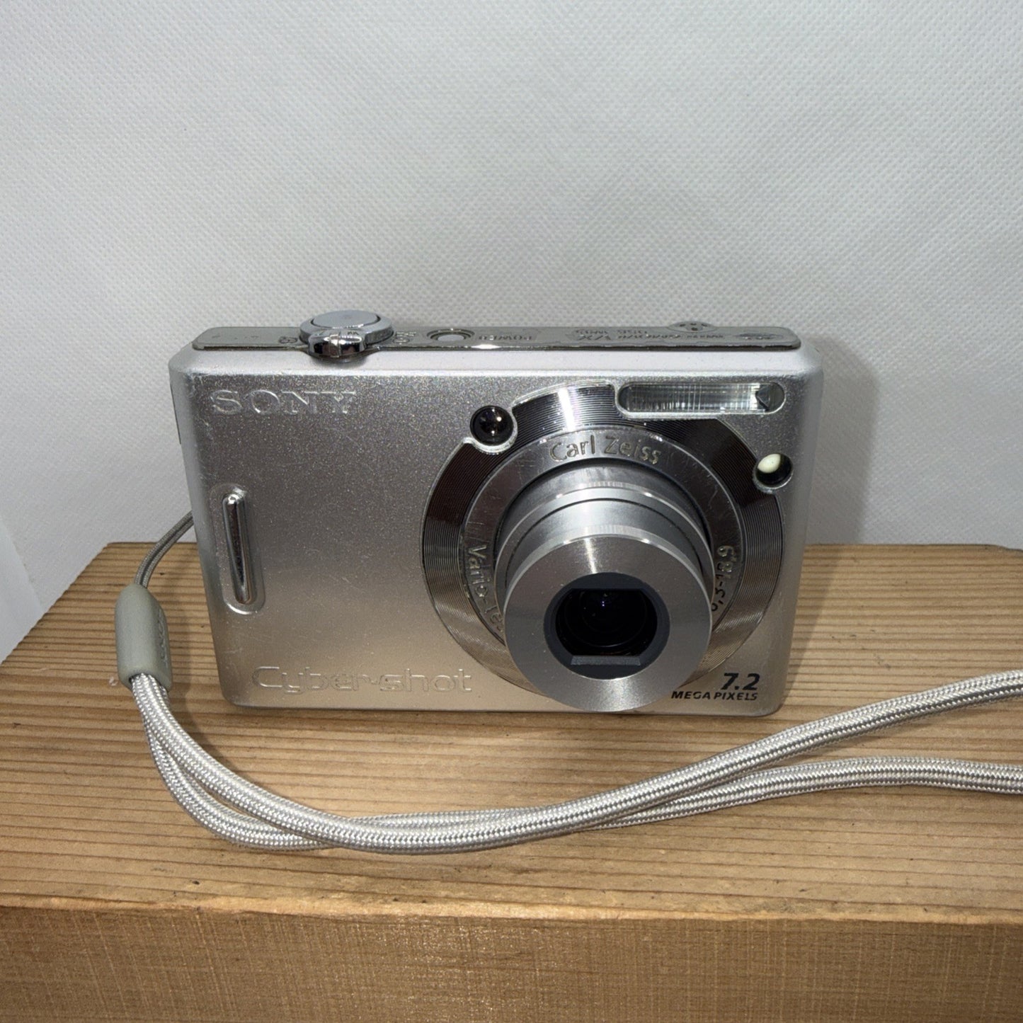 Sony Cybershot DSC-W35 7.2MP Digital Camera Tested + Charger Battery Memory